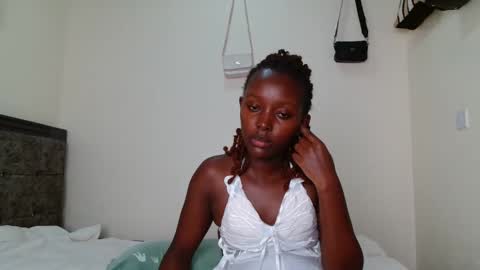 Snapshot of essypetite chatting on January 8, 11:29 pm essypetite online show from January 8, 11:29 pm