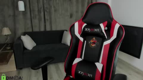 Snapshot of este_ria chatting on December 20, 10:54 pm esteria online show from December 20, 10:54 pm