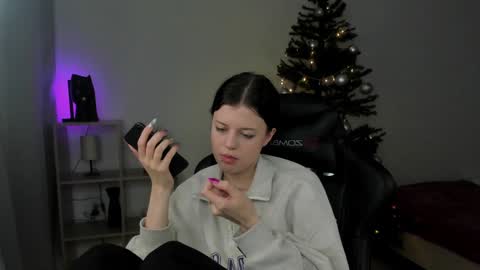 Snapshot of este_ria chatting on December 22, 1:55 am esteria online show from December 22, 1:55 am