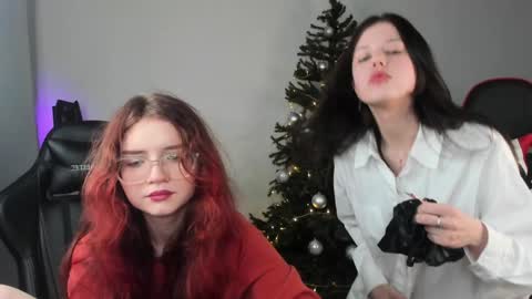 Snapshot of este_ria chatting on December 24, 12:11 am esteria online show from December 24, 12:11 am