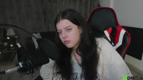 Snapshot of este_ria chatting on January 3, 2:54 am esteria online show from January 3, 2:54 am