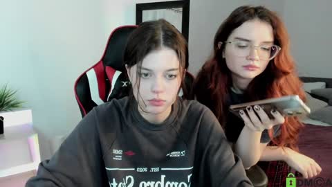 Snapshot of este_ria chatting on January 19, 12:49 am esteria online show from January 19, 12:49 am