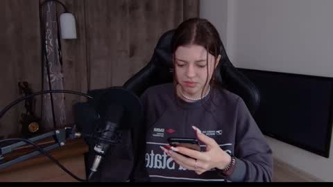 Snapshot of este_ria chatting on January 19, 9:34 pm esteria online show from January 19, 9:34 pm