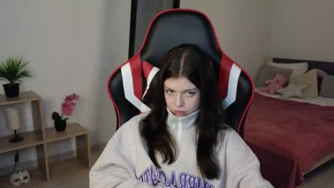 Snapshot of este_ria chatting on January 23, 10:44 pm esteria online show from January 23, 10:44 pm