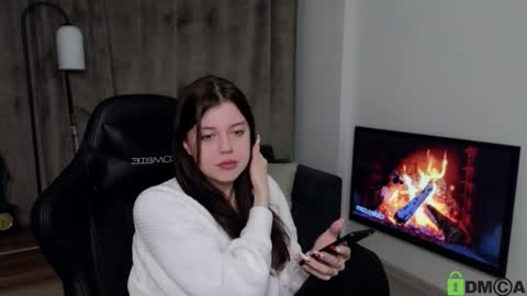 Snapshot of este_ria chatting on January 25, 12:48 am esteria online show from January 25, 12:48 am