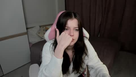 Snapshot of este_ria chatting on January 25, 11:02 am esteria online show from January 25, 11:02 am