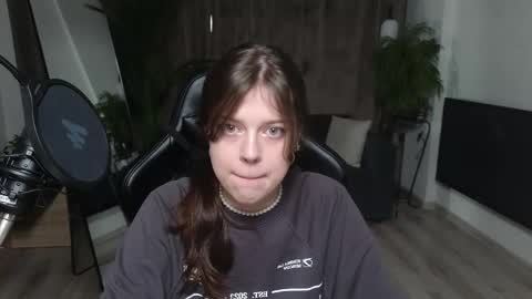 Snapshot of este_ria chatting on October 15, 6:41 pm esteria online show from October 15, 6:41 pm