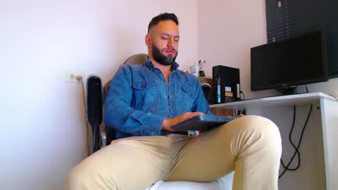 esteban online show from February 9, 12:53 pm