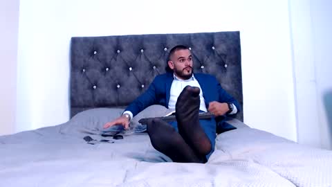 Esteban Fernandez online show from September 8, 3:00 pm