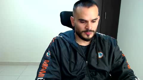 Esteban Fernandez online show from November 14, 8:51 pm