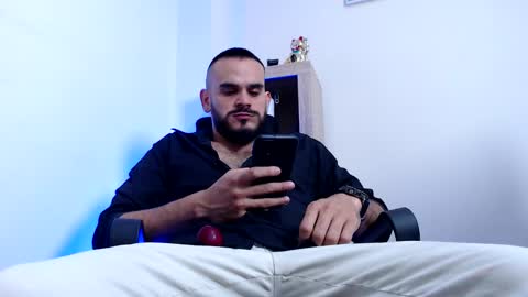 Esteban Fernandez online show from February 25, 3:05 am