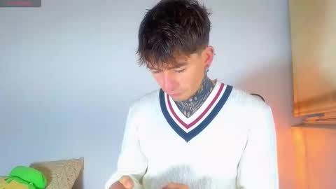 Esteban independent model online show from October 23, 10:36 am