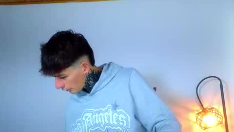 Esteban independent model online show from November 4, 11:42 am