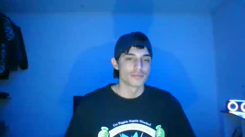 Snapshot of estebankit0 chatting on December 28, 11:48 pm estebankit0 online show from December 28, 11:48 pm