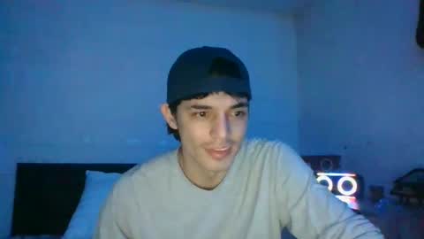 Snapshot of estebankit0 chatting on December 29, 7:43 pm estebankit0 online show from December 29, 7:43 pm