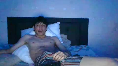 Snapshot of estebankit0 chatting on December 29, 10:47 pm estebankit0 online show from December 29, 10:47 pm