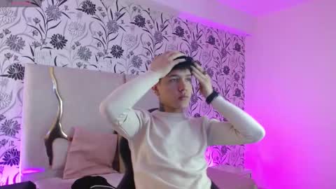 Snapshot of estefan_tay chatting on March 3, 2:39 am estefan_tay online show from March 3, 2:39 am