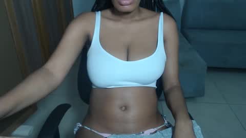 estefania_starlovee online show from December 5, 5:15 am