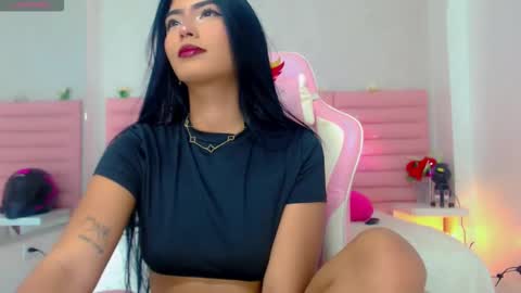 Snapshot of estefany_squirt chatting on March 14, 4:18 am estefany_squirt online show from March 14, 4:18 am