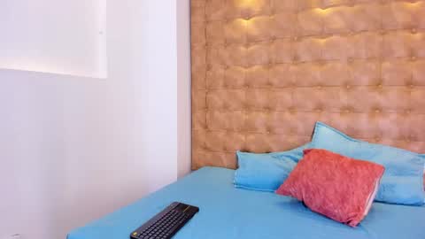 esteffa_ebony online show from April 13, 3:23 am