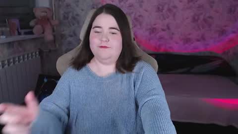 estelle_hicks online show from April 8, 7:03 pm