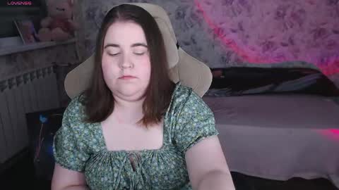 estelle_hicks online show from June 1, 6:53 pm