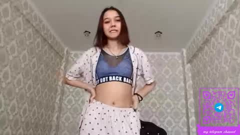 Snapshot of estellekirbo chatting on March 6, 11:17 am estellekirbo online show from March 6, 11:17 am