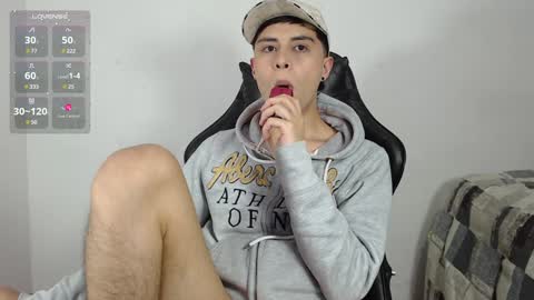 Snapshot of estemann_69 chatting on January 8, 6:09 am estemann_69 online show from January 8, 6:09 am