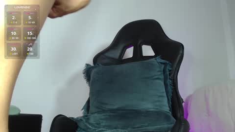 Snapshot of estemann_69 chatting on February 21, 2:50 am estemann_69 online show from February 21, 2:50 am