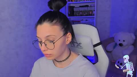 Snapshot of estercollins chatting on February 7, 2:40 am Ester online show from February 7, 2:40 am