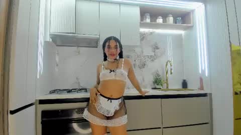 esther  online show from July 8, 8:35 pm