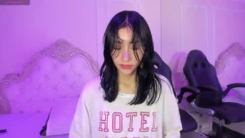   online show from April 8, 12:54 am