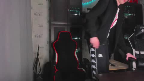 LOUIS online show from November 9, 7:12 pm