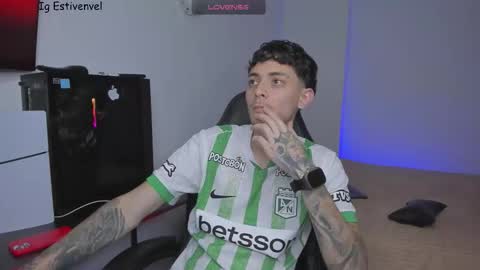 estivenvel online show from March 5, 12:39 am