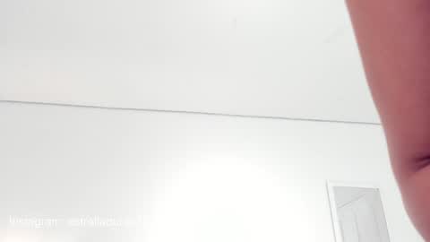 Snapshot of estrella_duran chatting on December 15, 1:57 am Estrellita online show from December 15, 1:57 am