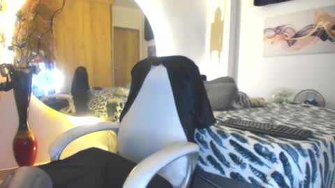 Snapshot of estudiosnia chatting on November 5, 10:54 pm AmberDisny online show from November 5, 10:54 pm