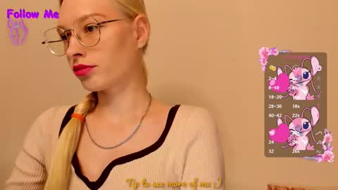 Snapshot of esty_siela chatting on October 26, 5:30 pm lets get to know each other better in pm online show from October 26, 5:30 pm