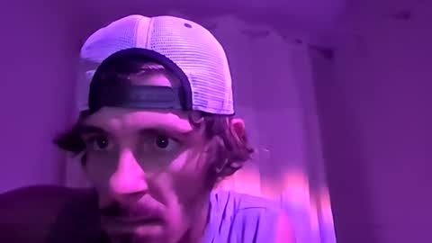 Snapshot of et528007 chatting on December 18, 1:50 pm et528007 online show from December 18, 1:50 pm