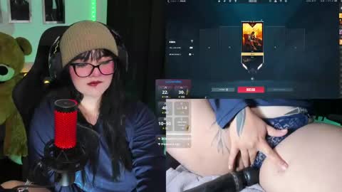 Aura online show from April 17, 1:25 pm