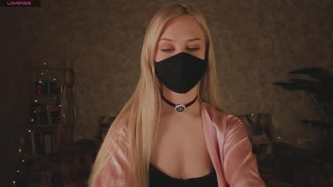 Sophia online show from March 27, 9:58 pm