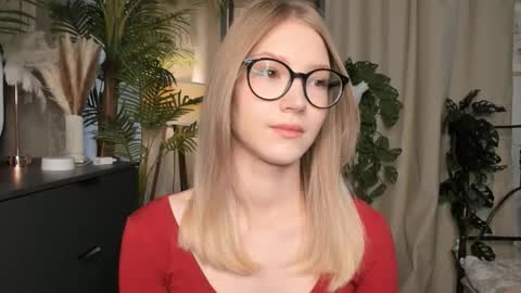 Natalie online show from October 12, 5:50 am