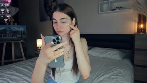 Snapshot of eternity_is_endless chatting on January 17, 7:19 am Mary online show from January 17, 7:19 am