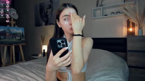 Snapshot of eternity_is_endless chatting on February 2, 7:20 am Mary online show from February 2, 7:20 am