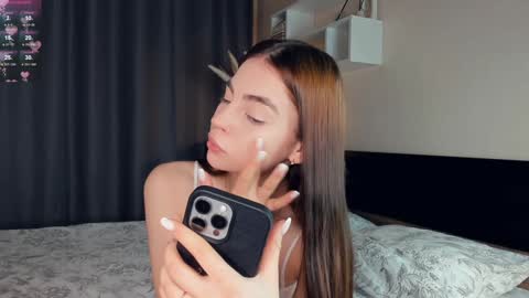 Snapshot of eternity_is_endless chatting on February 8, 7:26 am Mary online show from February 8, 7:26 am