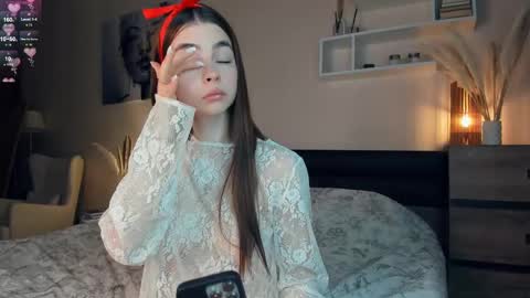 Snapshot of eternity_is_endless chatting on February 10, 7:26 am Mary online show from February 10, 7:26 am