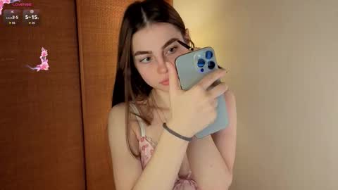 Snapshot of eternity_is_endless chatting on October 27, 8:18 am Mary online show from October 27, 8:18 am