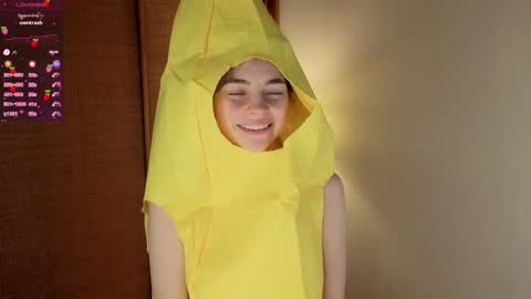 Snapshot of eternity_is_endless chatting on October 31, 8:04 am Mary online show from October 31, 8:04 am