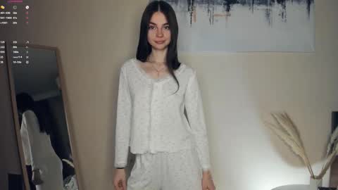 Mary online show from December 21, 7:37 am