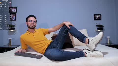 ADAM TAYLOR  ETHAN CAMBAL INDEPENDENT MODELS online show from January 7, 9:57 pm