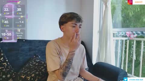 ethan and ava online show from December 17, 12:33 pm